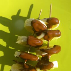 Banana skewers with TARACHOC’