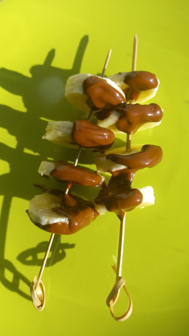 Banana skewers with TARACHOC’