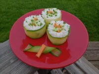 Makis with rice substitute and raw vegetables